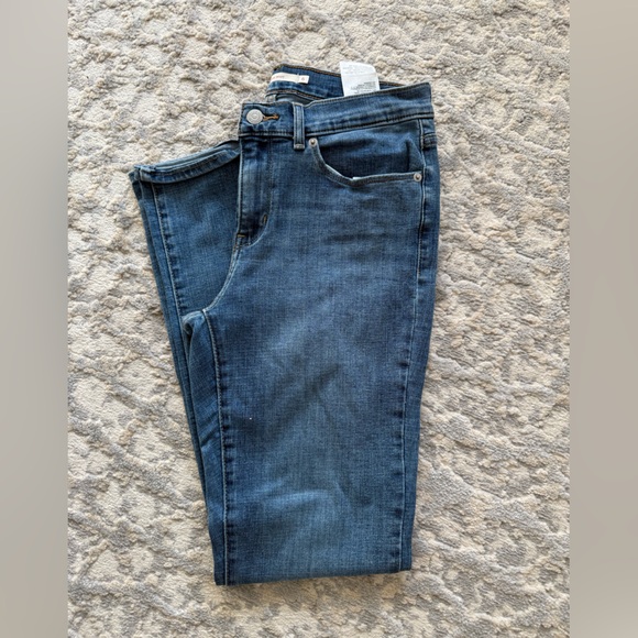 Levi's Women's Classic Boot Jeans in Dark Blue, 6 - Picture 2 of 7